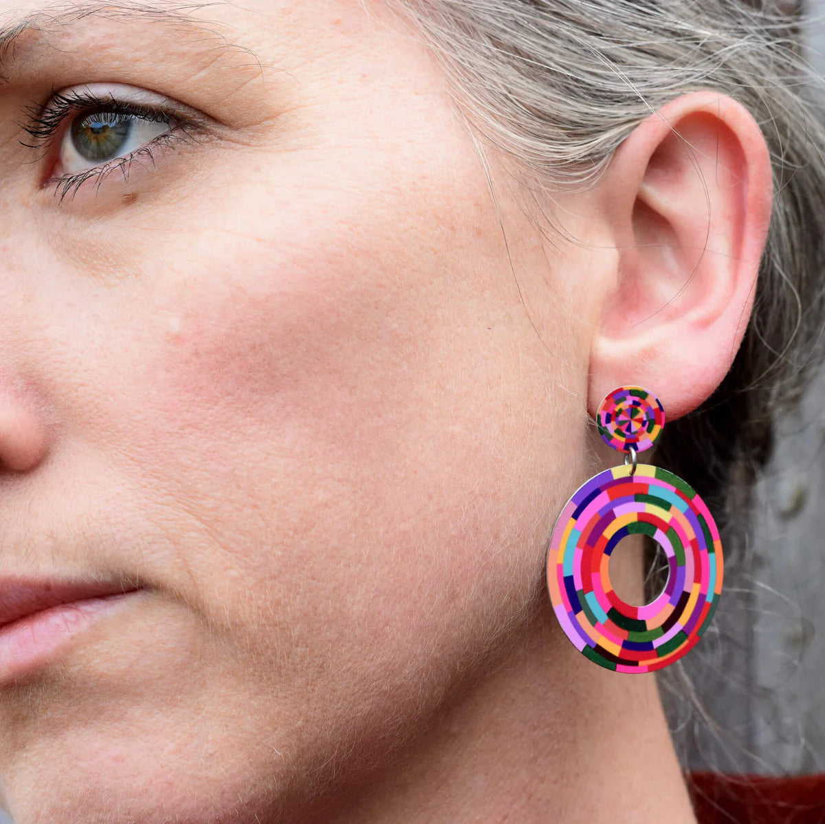 Kitty Came Home - Rosey Posey Circle Drop Studs