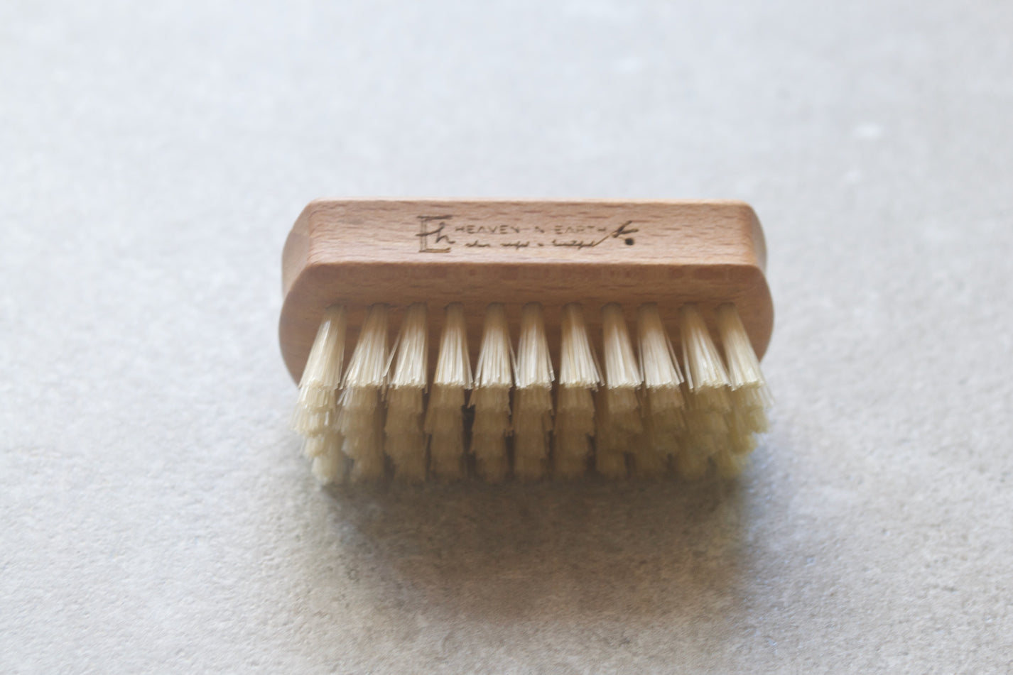 Heaven In Earth Travel Nail Brush