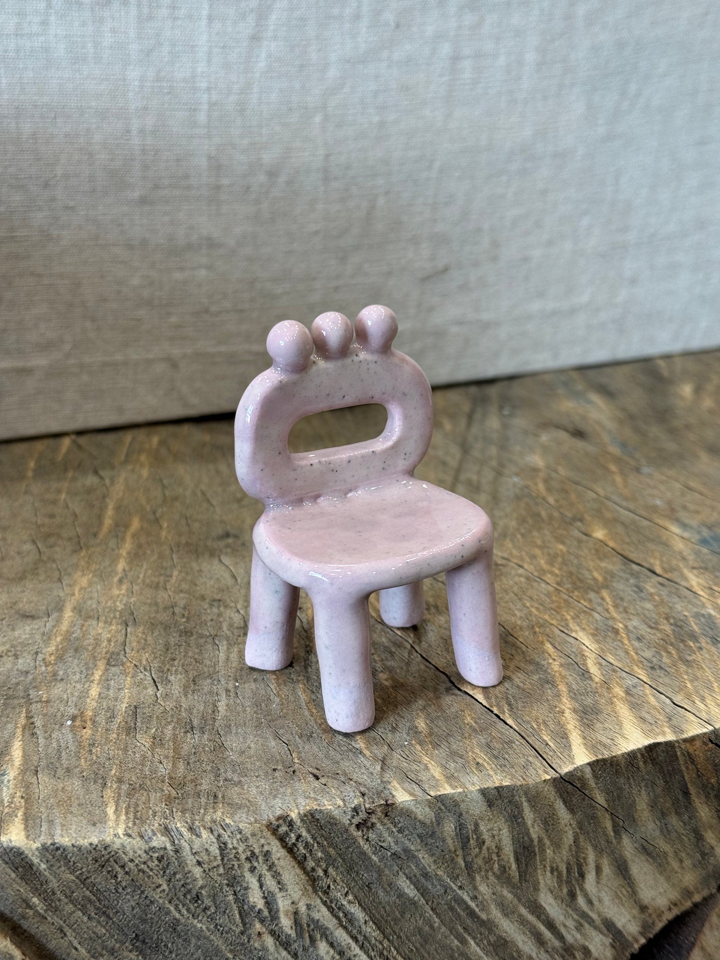 Illy's Wall Tiny Pink Chair