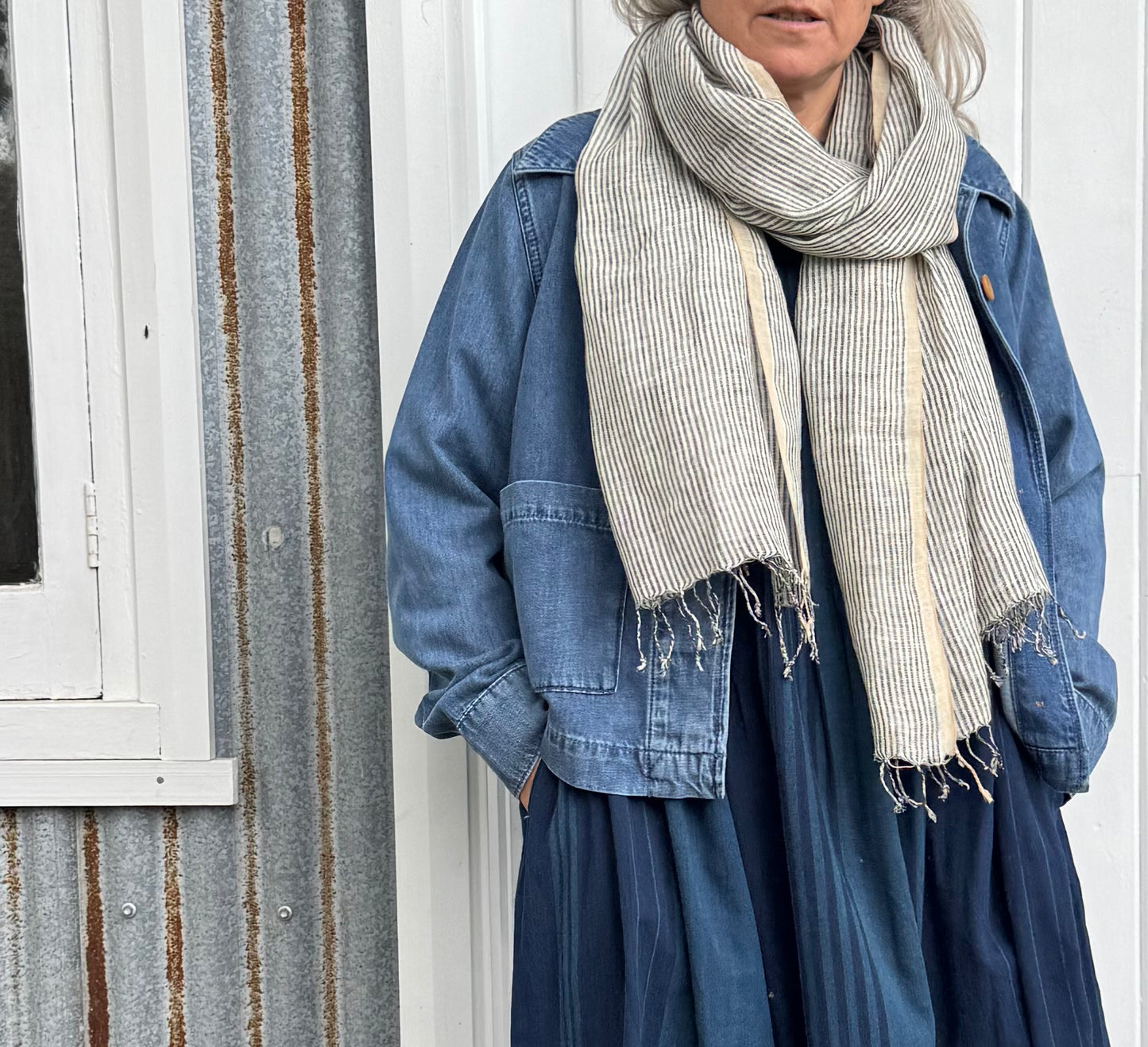 DVE Handwoven Linen Scarf - Stripe