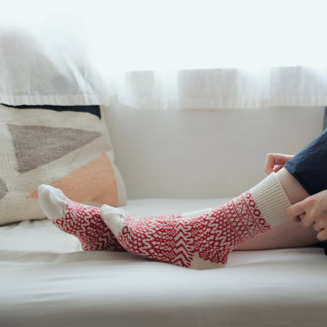 Nishiguchi Kutsushita Oslo Wool Socks - Red and White