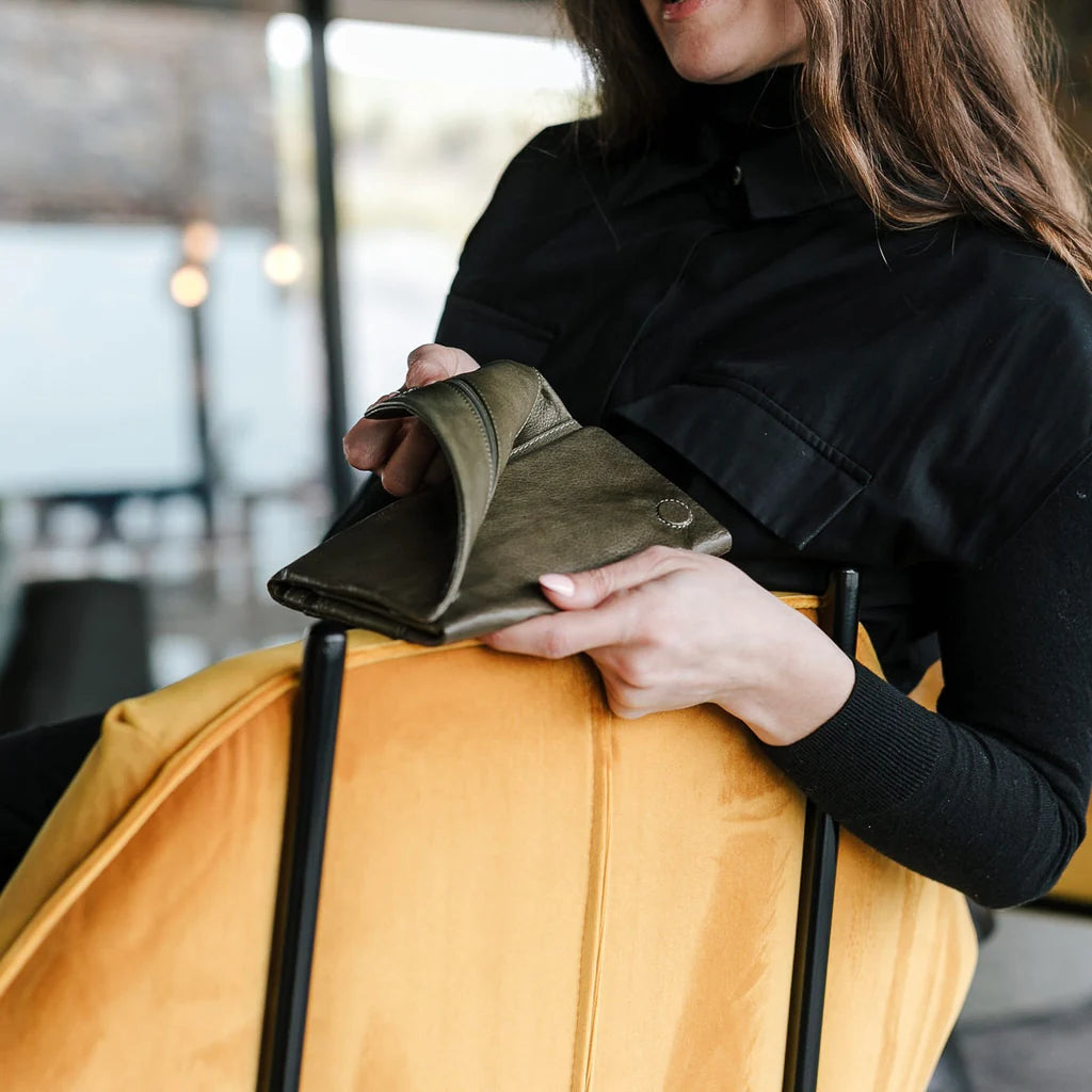 Dusky Robin Emily Purse