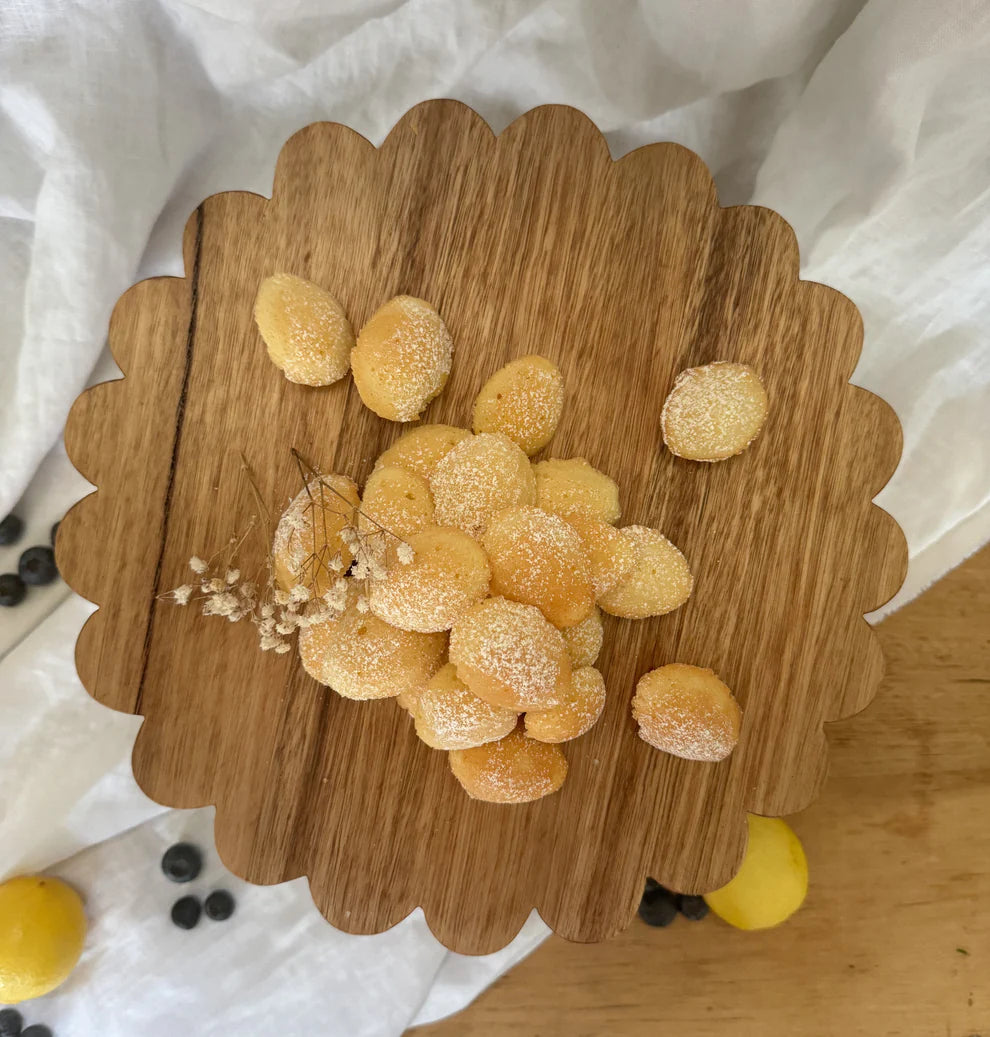 Ivy Alice Scallop Cake Stand