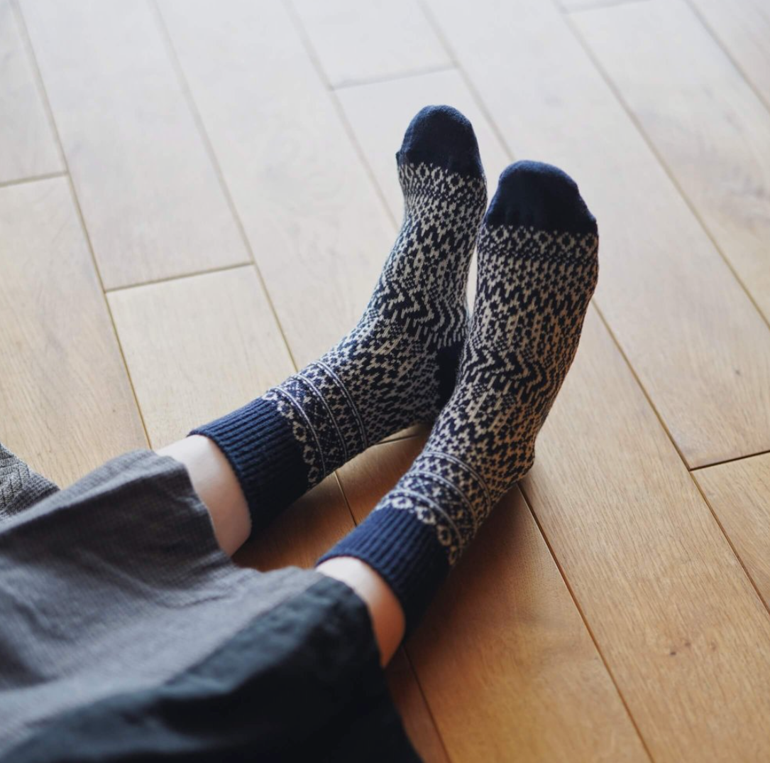 Nishiguchi Kutsushita Oslo Wool Socks - Navy and White
