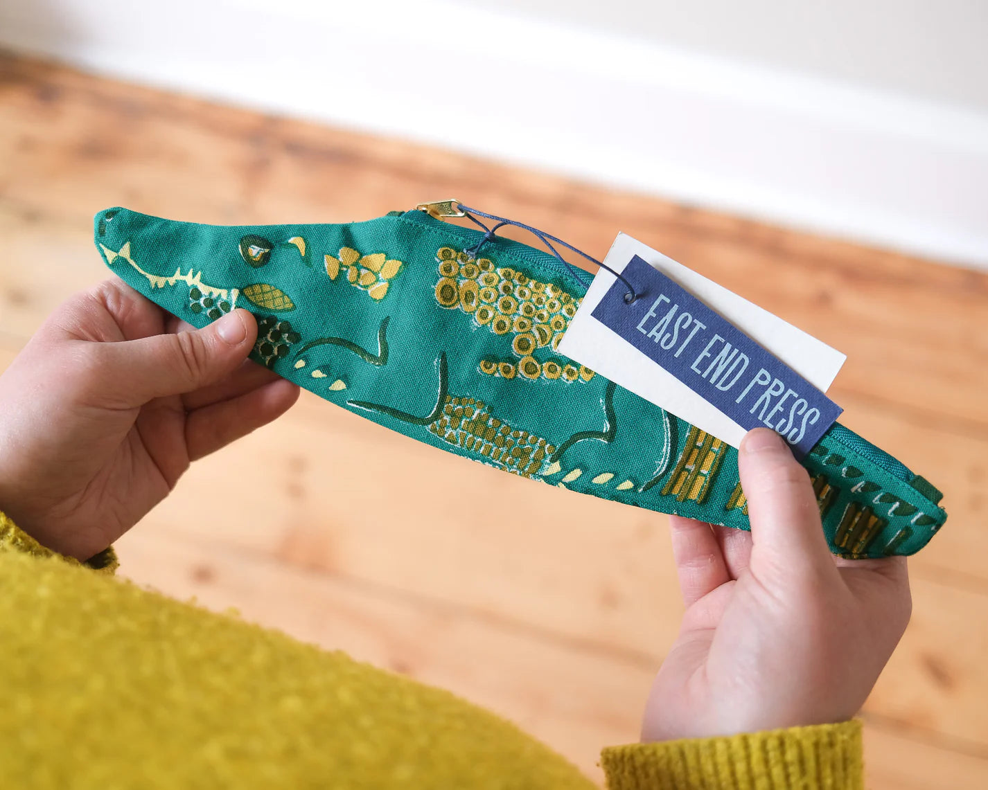 East End Press Alligator Fabric Pouch