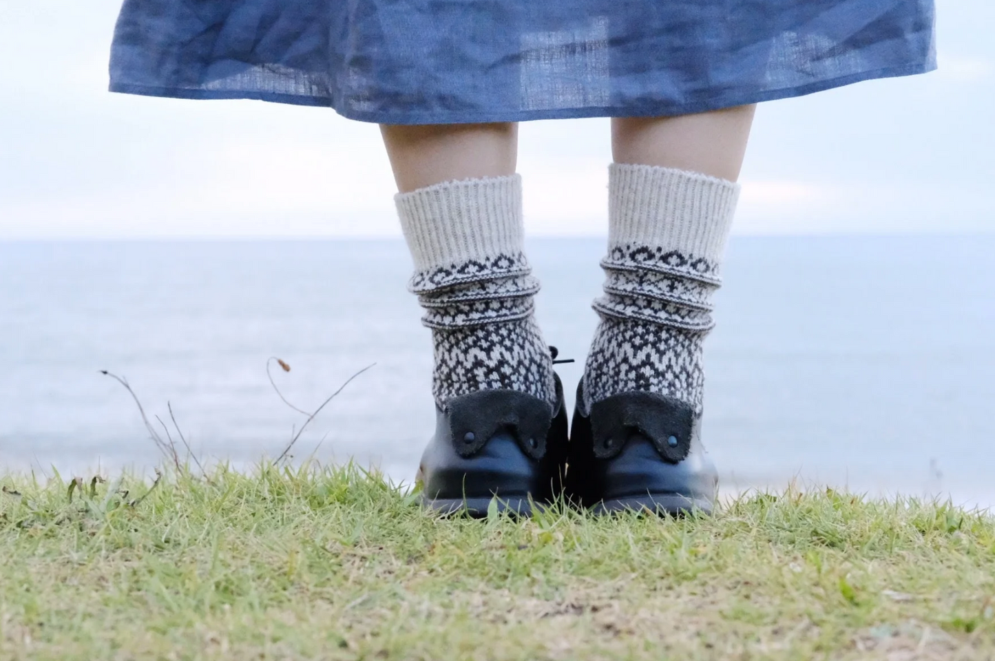 Nishiguchi Kutsushita Oslo Wool Socks - Oatmeal and Charcoal