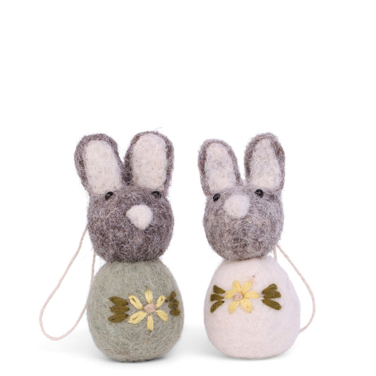 Gry and Sif Felted Bunnies with Flower set of 2