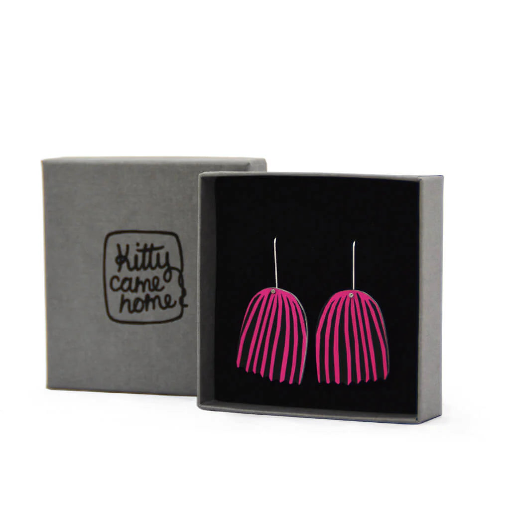 Kitty Came Home - Mabels Garden hook earrings