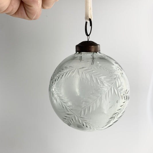 Cut Glass Bauble - Clear Laurel