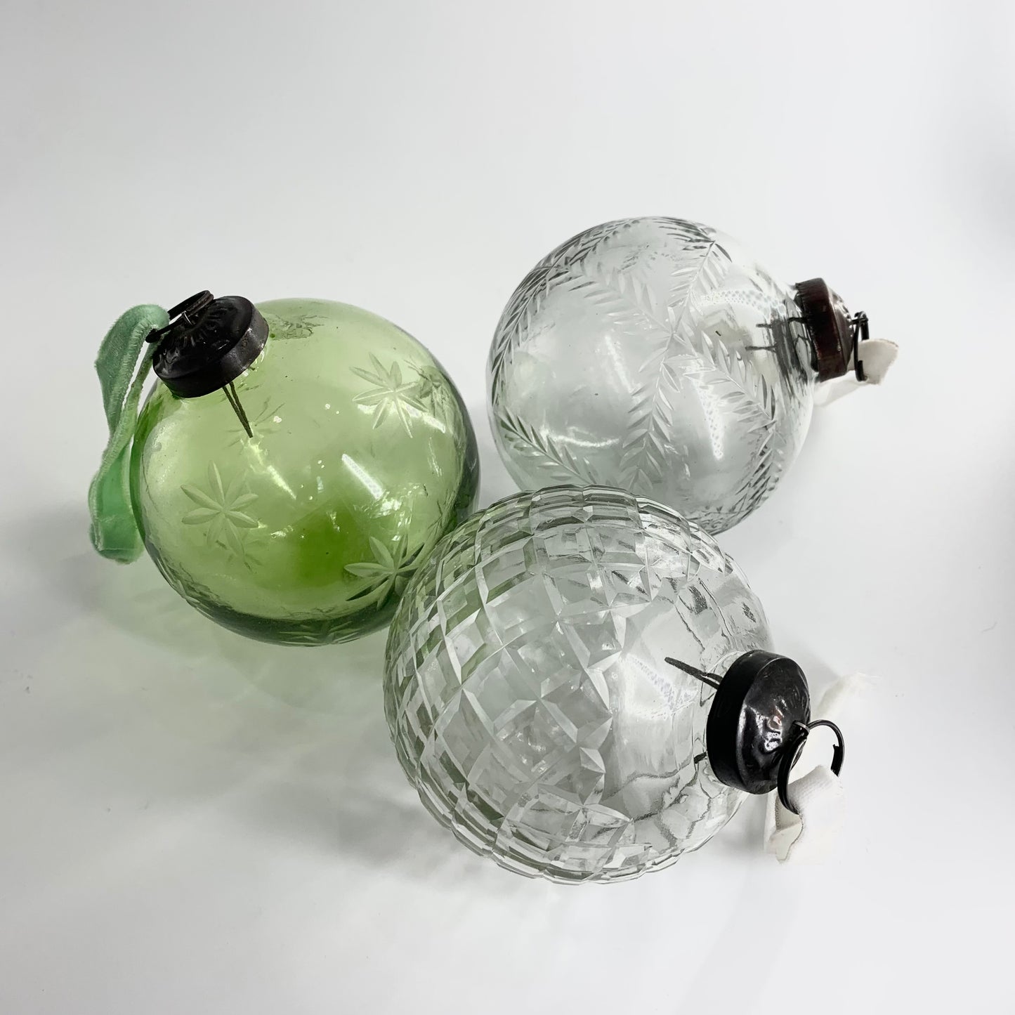 Cut Glass Bauble - Green Laurel