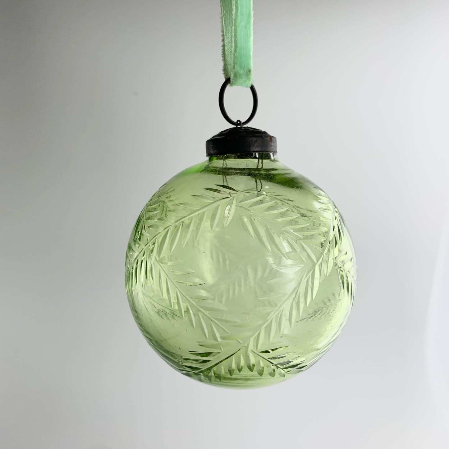 Cut Glass Bauble - Green Laurel