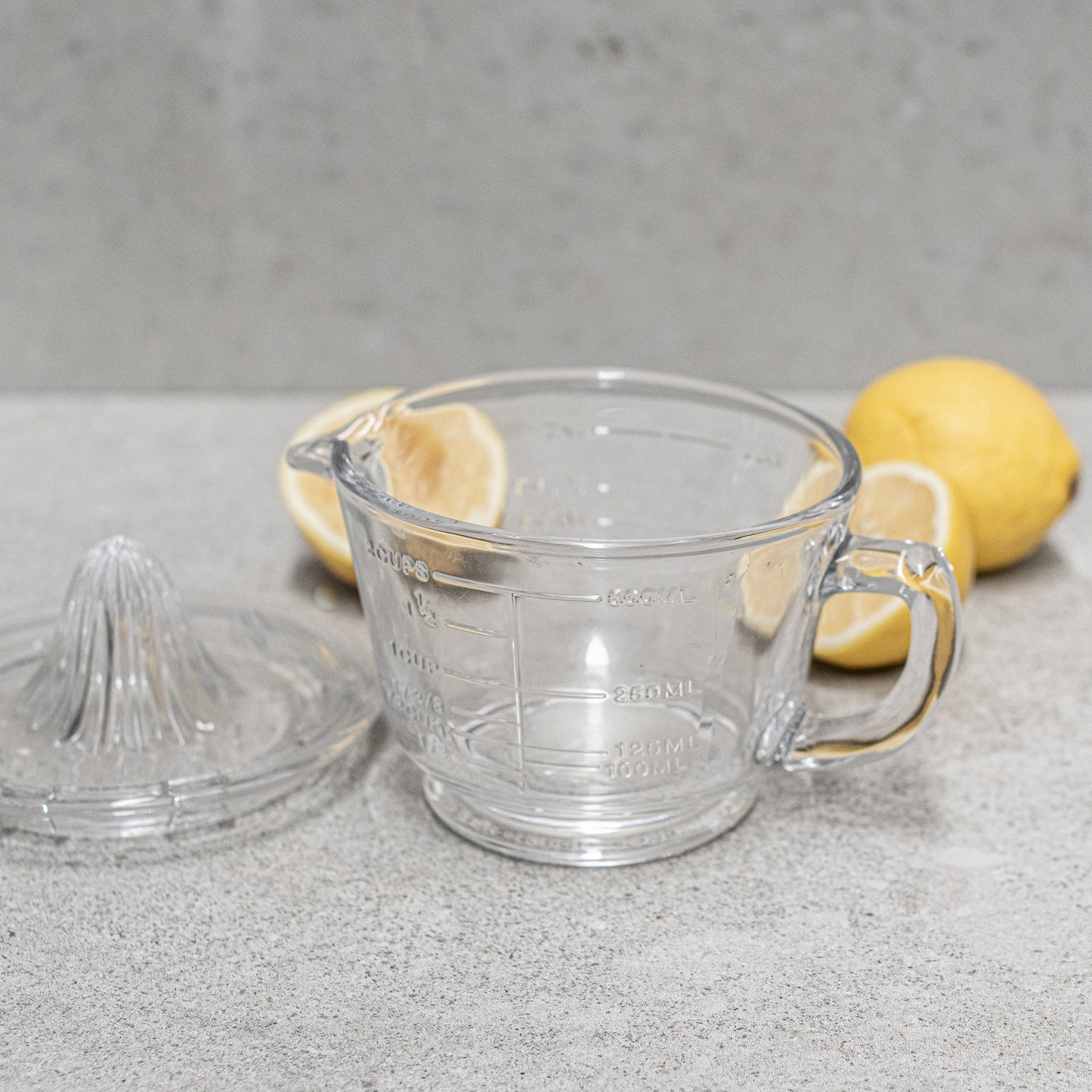 Heaven In Earth Glass Citrus Juicer and Measuring Jug