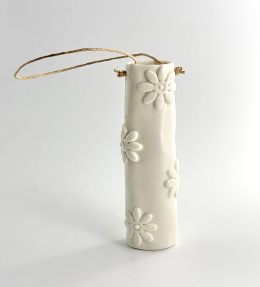 Illy's Wall hanging tube vase - White porcelain flowers