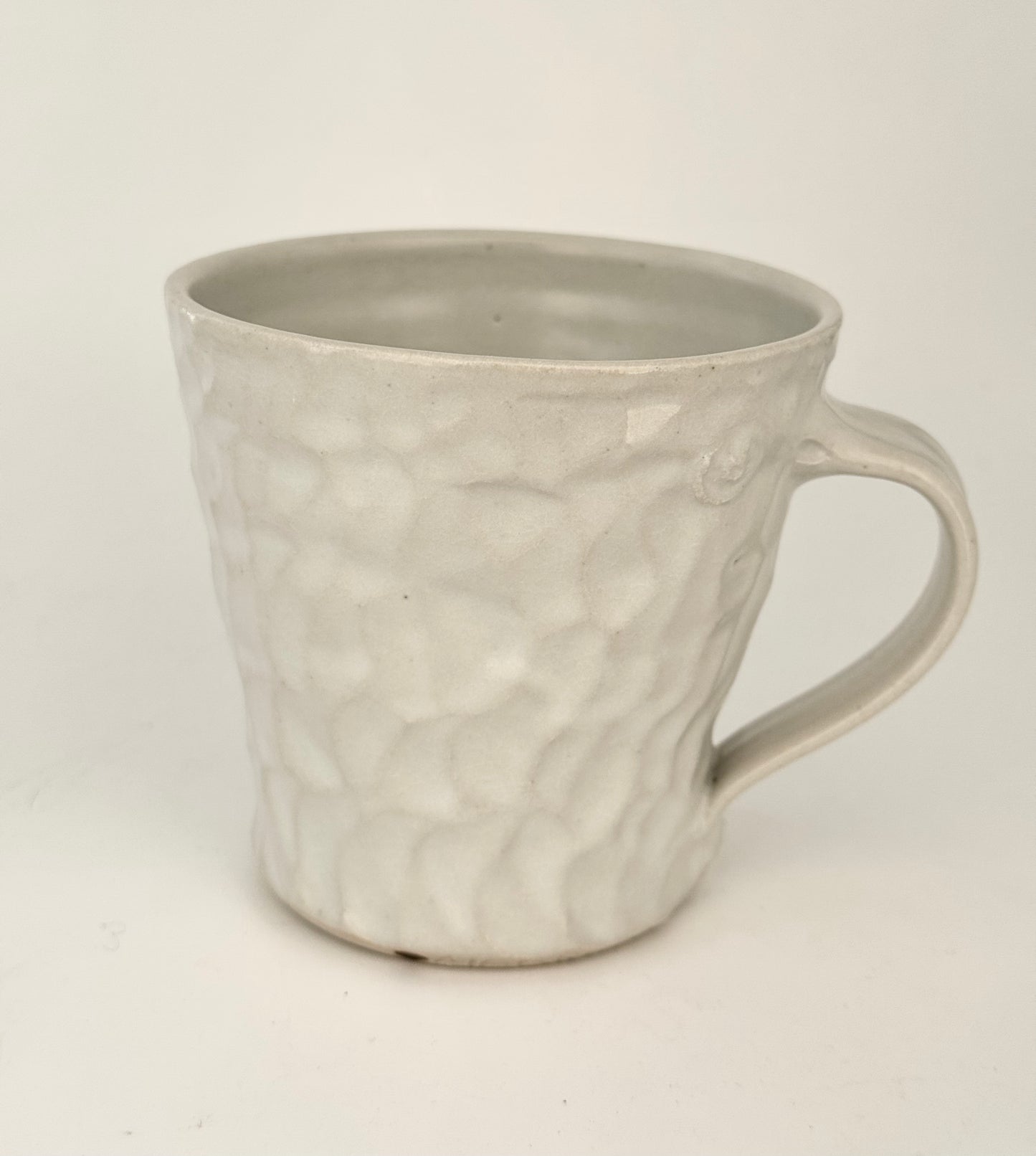 Merrilyn Stock Mug carved white