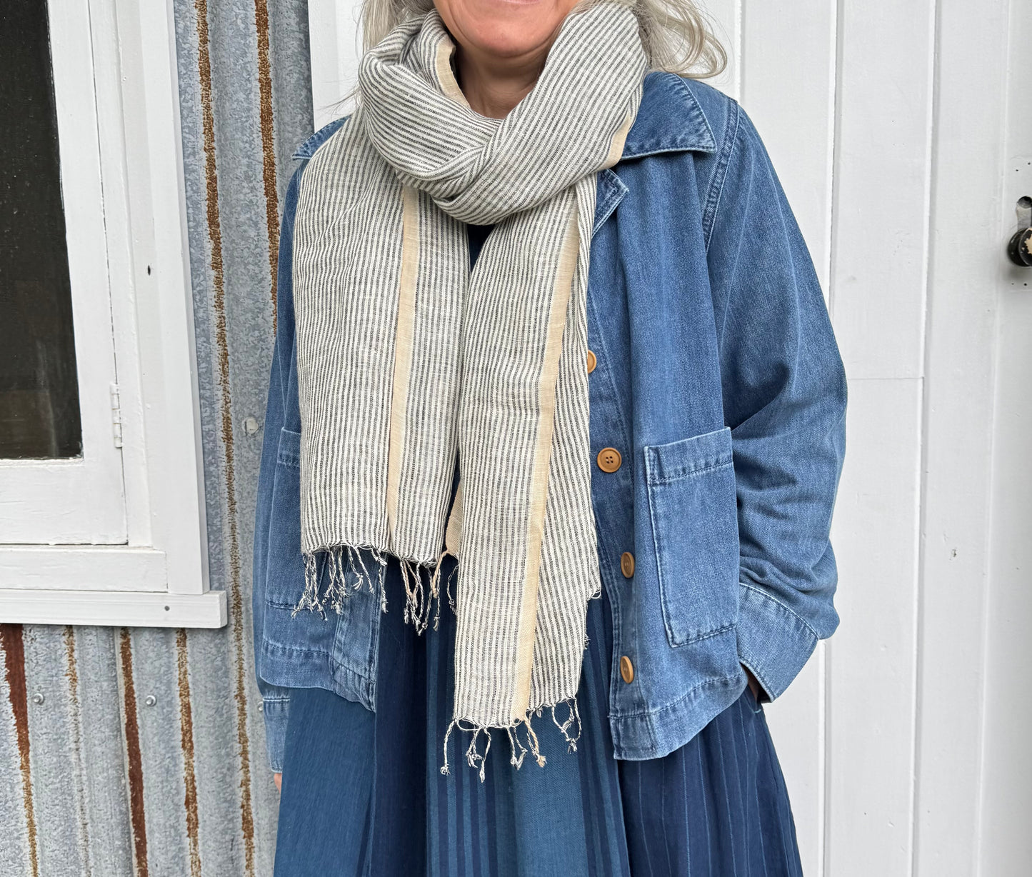 DVE Handwoven Linen Scarf - Stripe