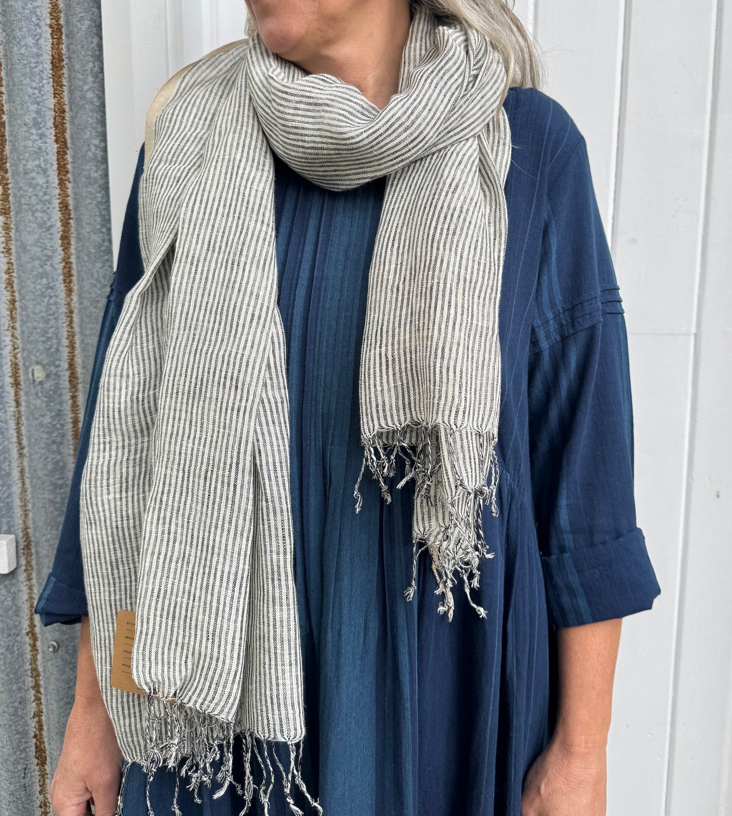 DVE Handwoven Linen Scarf - Stripe