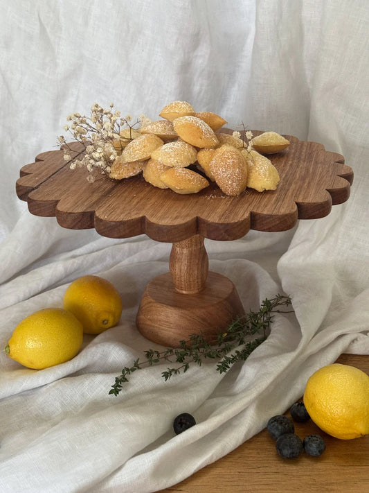 Ivy Alice Scallop Cake Stand