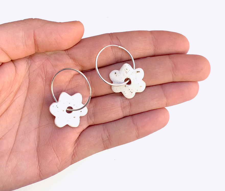 Togetherness Ceramic White Daisy Earrings