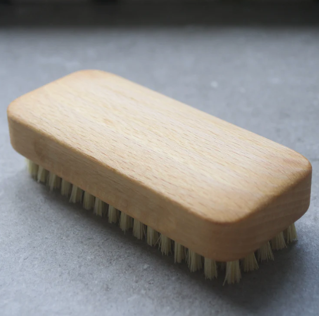 Heaven In Earth Gardener's or mechanic's Nail Brush