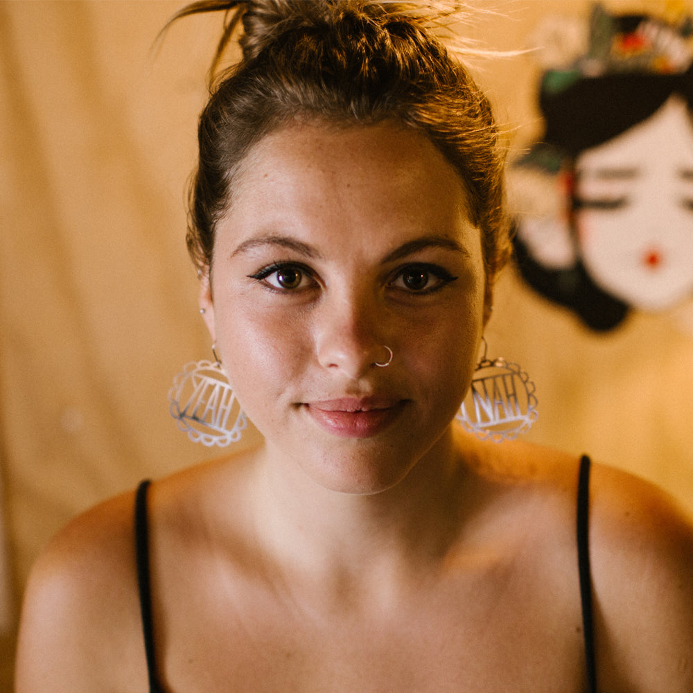 Denz Yeah Nah earrings in Gold